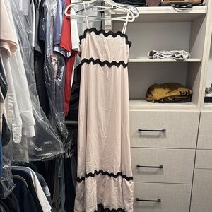 Elegant Black and Cream Maxi Dress